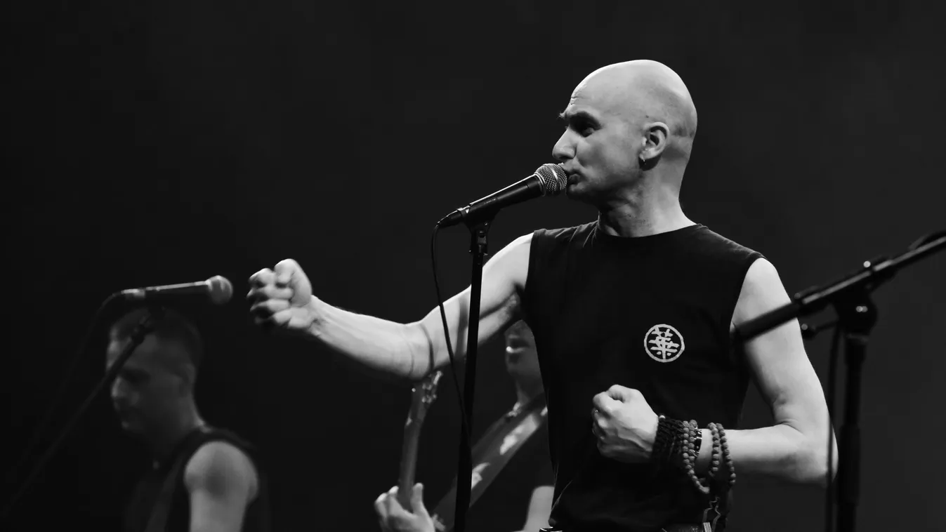 Hét évvel a halála után súlyos beteg kisfiún segít Cipő