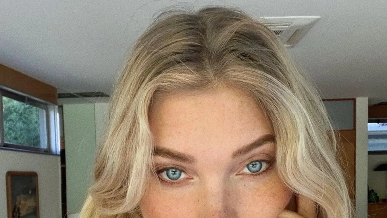 Elsa Hosk fehérneműben mutatta meg terhes pocakját a mindenórás