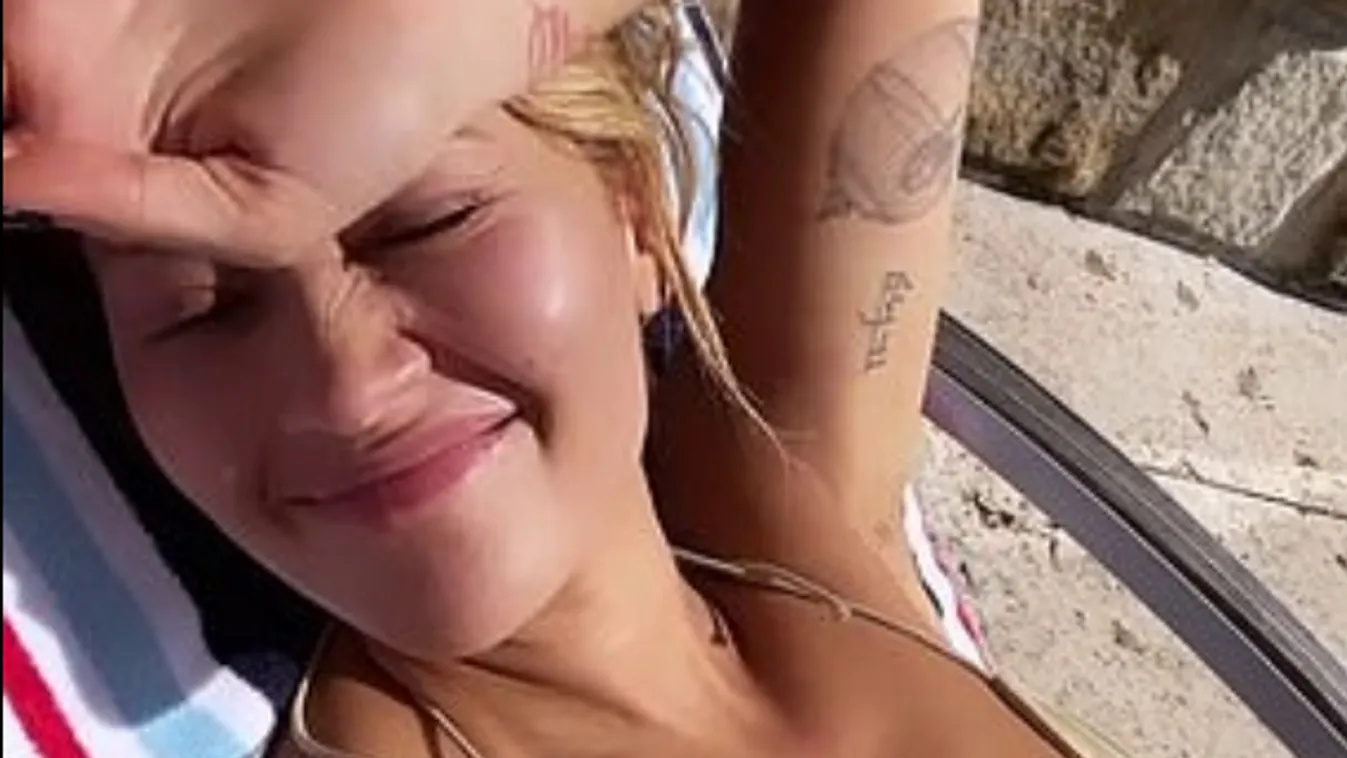 Rita Ora biztos nem örült, hogy napozás közben fotózták le