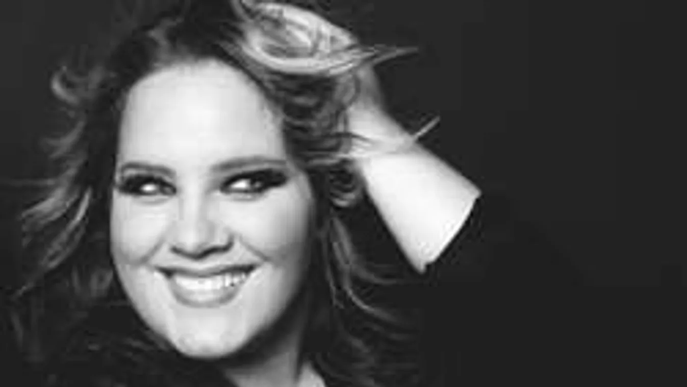 Önmaga paródiája lett Tóth Vera. Likecunami!