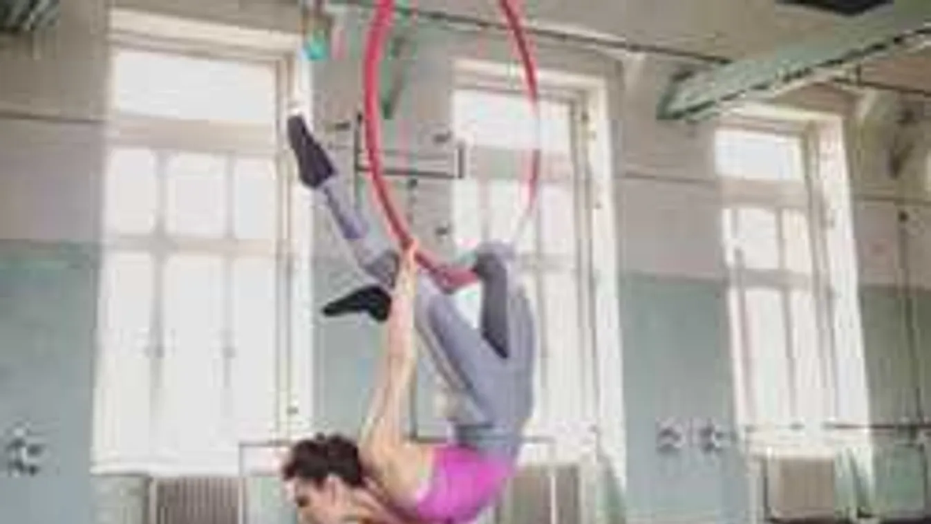 Túlhajtotta magát, nagyot esett a dögös magyar sztár