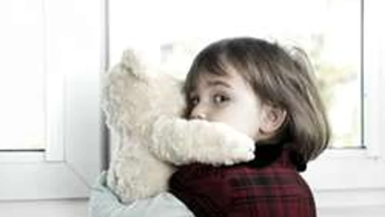 Halálra rémültek a szülők: ezért hallott a kislány hangokat éjszakánként