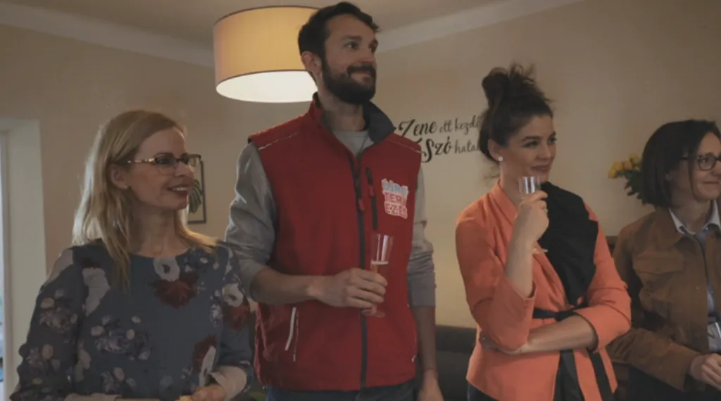 noriek meghatottan hallgatjak vikiek koszonetet