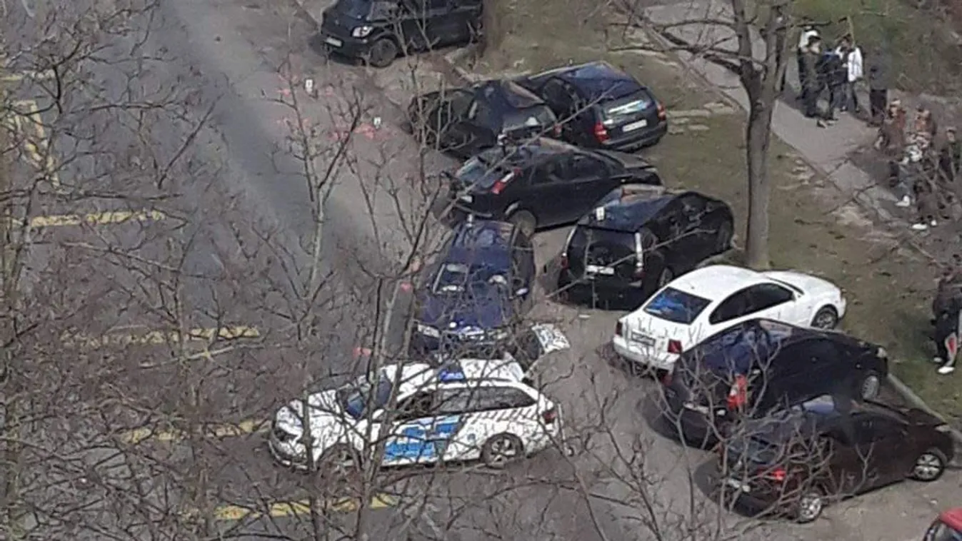 Sorra törte a parkoló autókat Dunaújvárosban – Fotó!