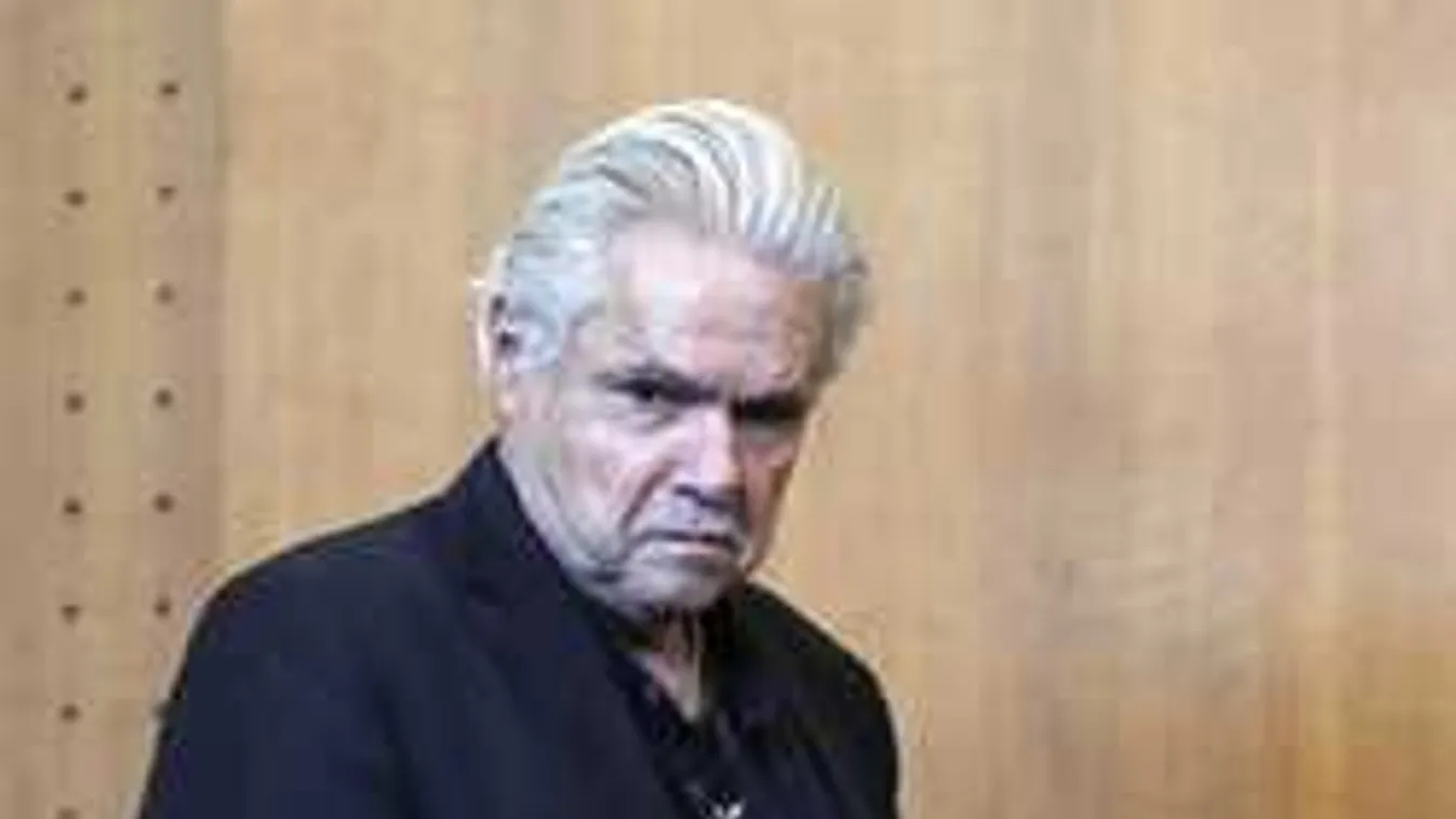 Oszter Sándor családját tönkreteszi a vesztegetési ügy