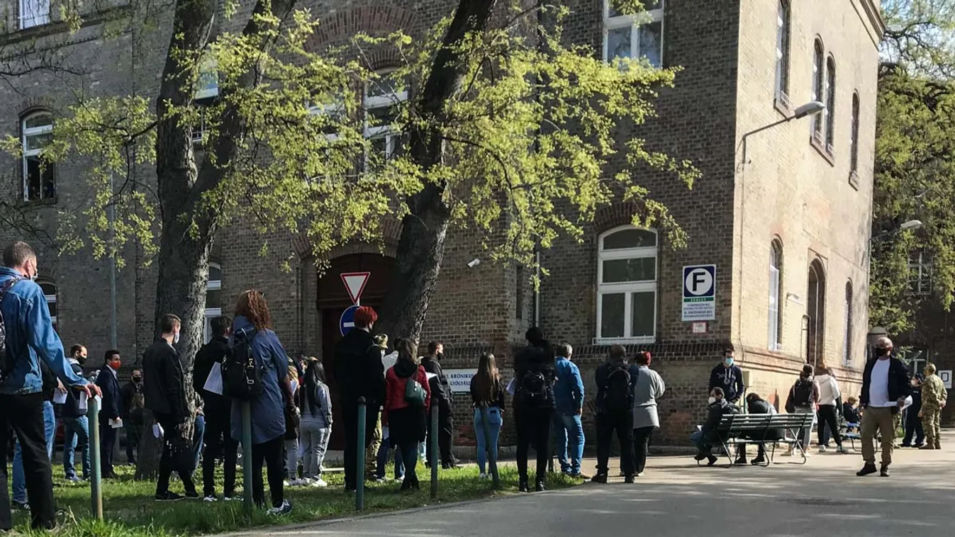 Így zajlik az oltás: jól vizsgázott első napján az új időpontfoglaló rendszer