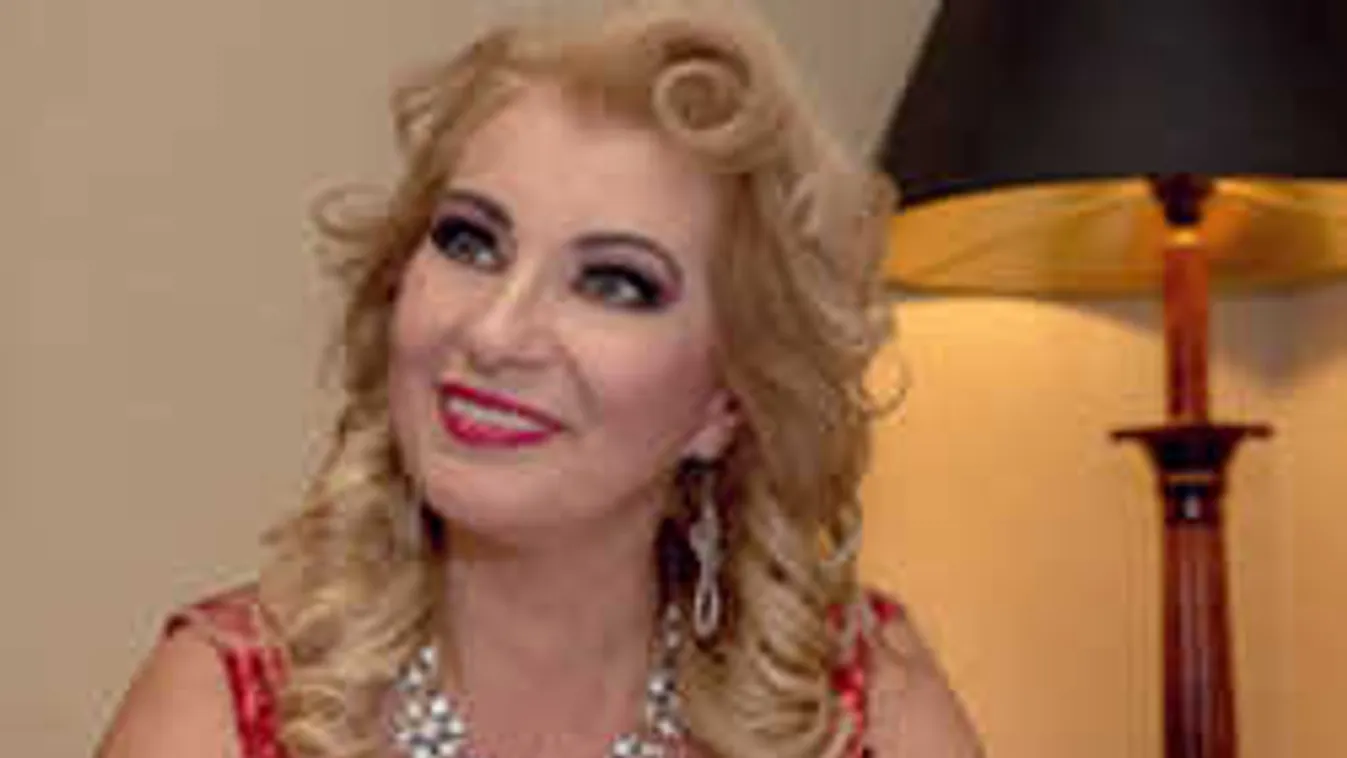 Folytatódik Kiszel Tünde és Tibi atya balhéja!