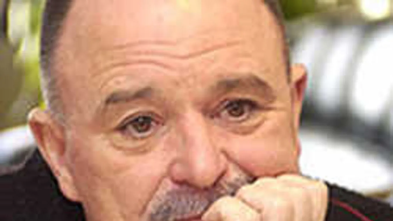 Felnőtt fiait csókolgatja Nagy Feró!