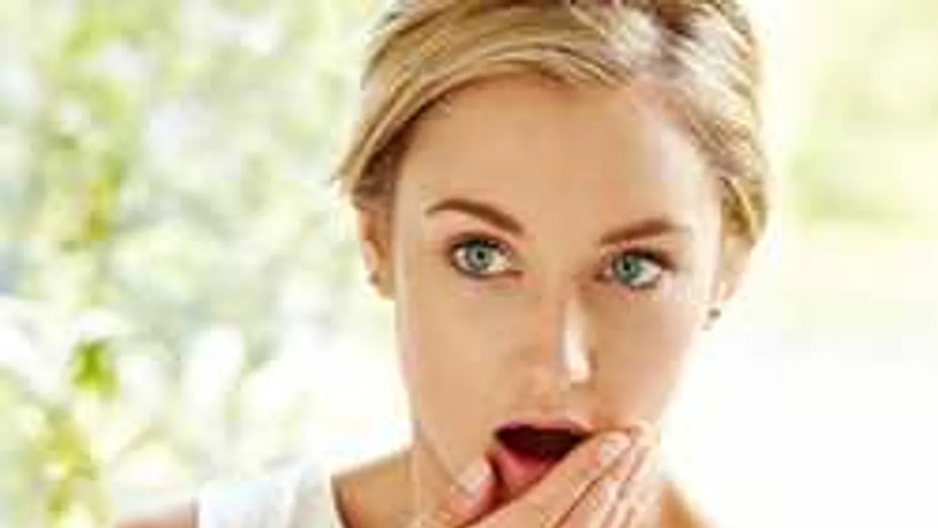 Úristen, mi van ennek a férfinek a nadrágjában?