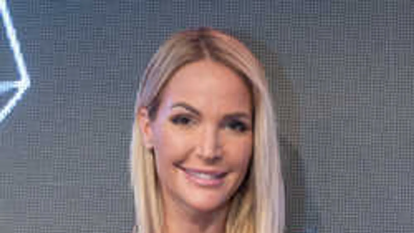 Megható, rászorulóknak adja a ruháit Zimány Linda!