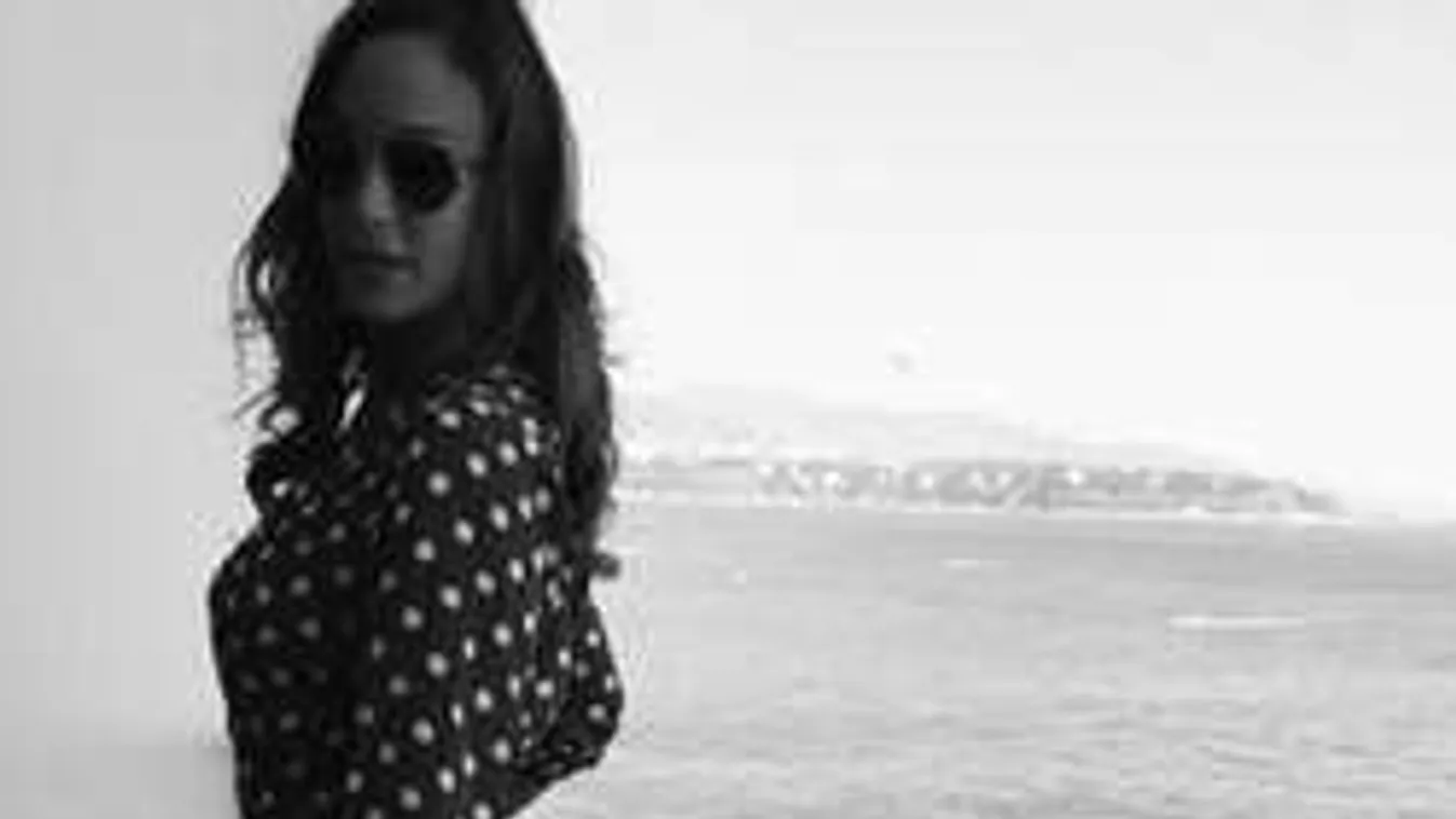 Fura lények oldalán villantotta meg bikinis testét Vajna Timi