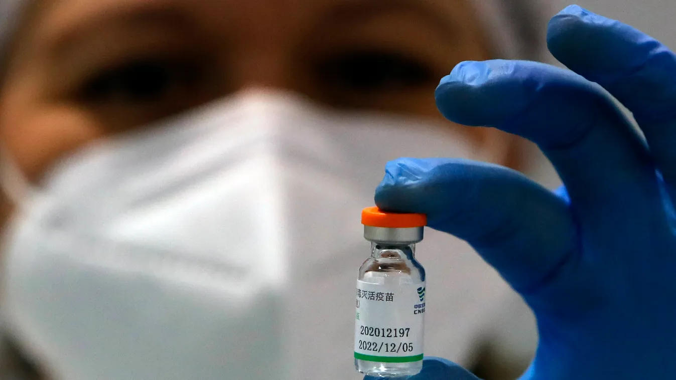Időseket is lehet a kínai vakcinával oltani