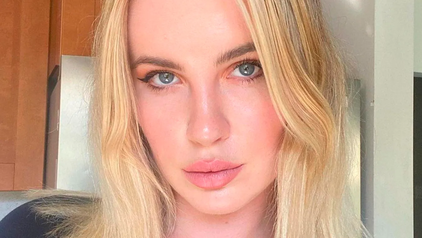 Daily Instagram Posts