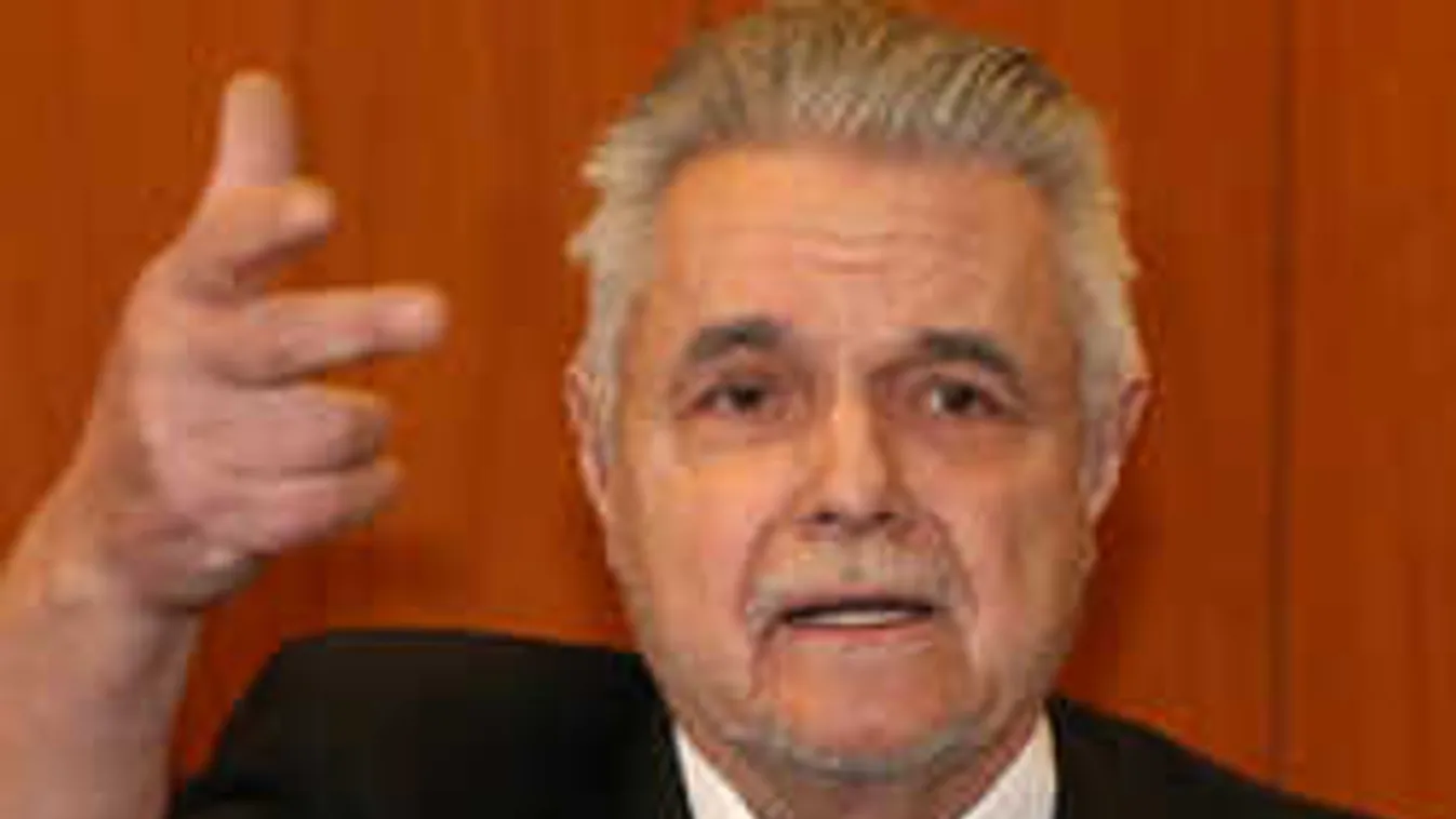 Oszter rengeteget fizetett jogsijáért