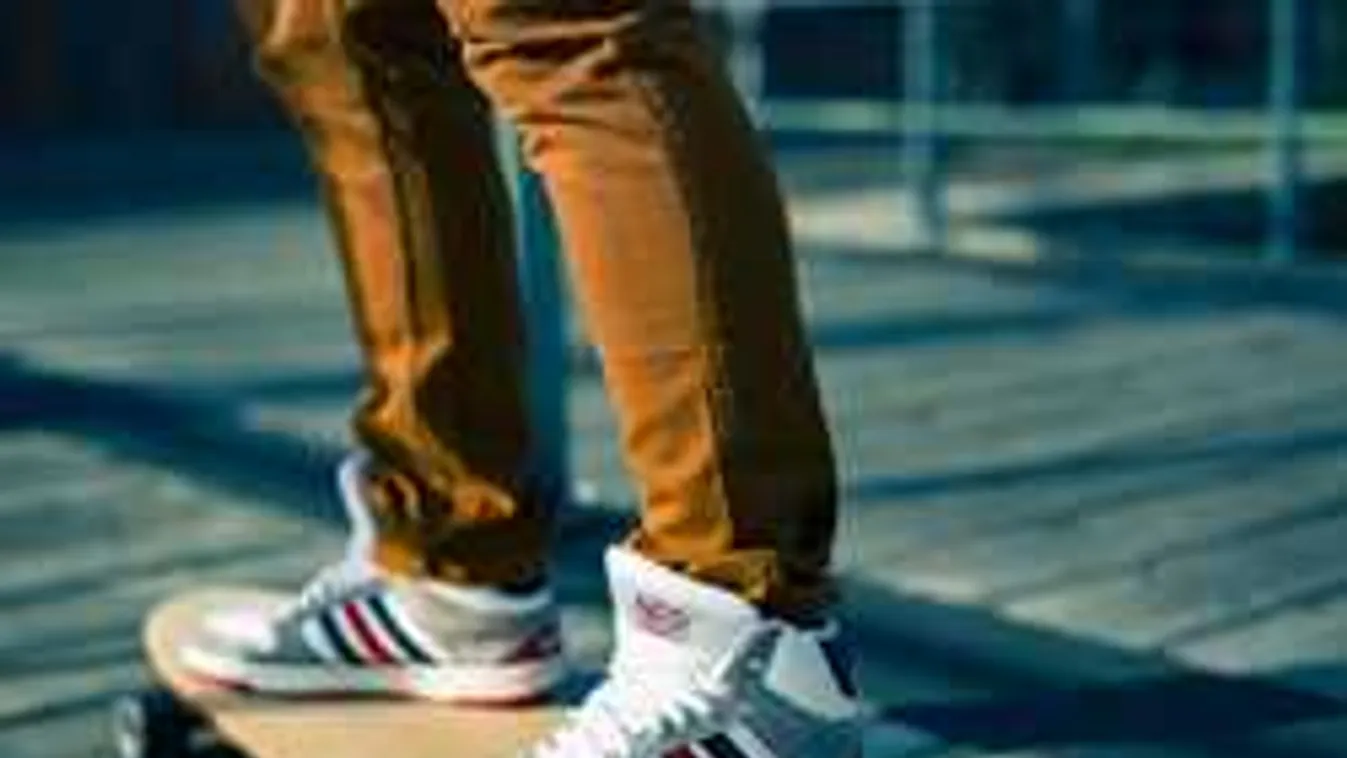 Végre kiderül az igazság: Tényleg hatalmas a nagy lábú férfiak micsodája?