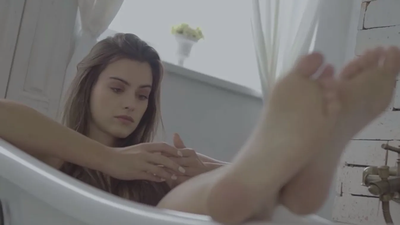 Intim videó készült Gelencsér Tímeáról, fürdőkádban szexizik a modell