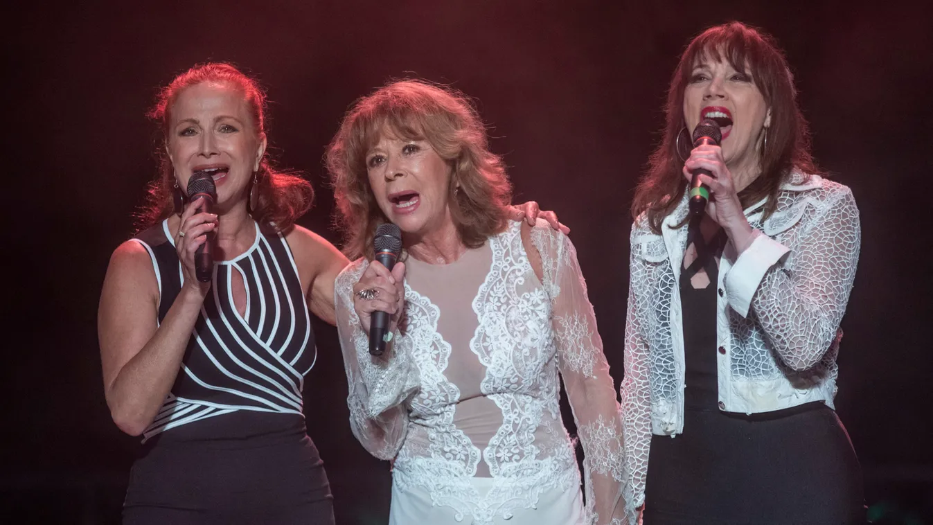 Az orvosok tiszteletére énekeltek a legendás magyar énekesnők