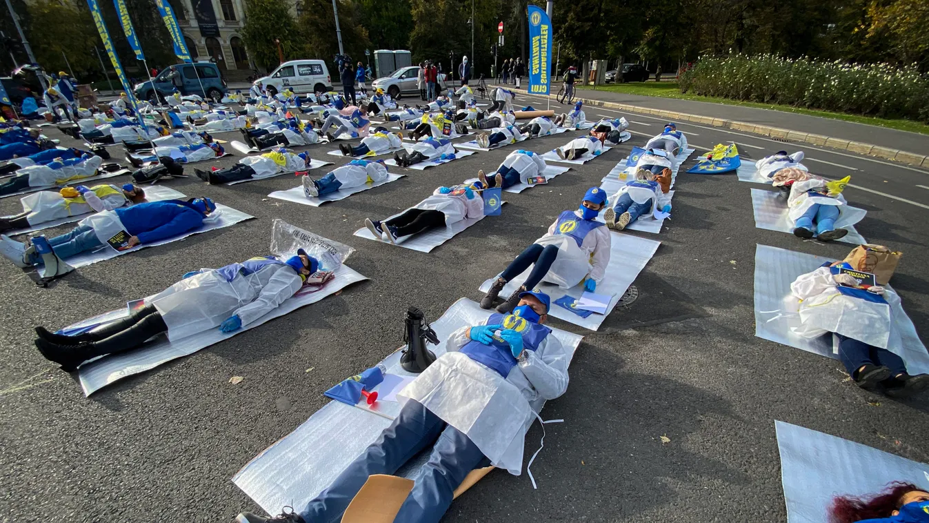 Elképesztő állapotok: egy koronavírusos beteg 5 napig a kocsijában lakott Romániában