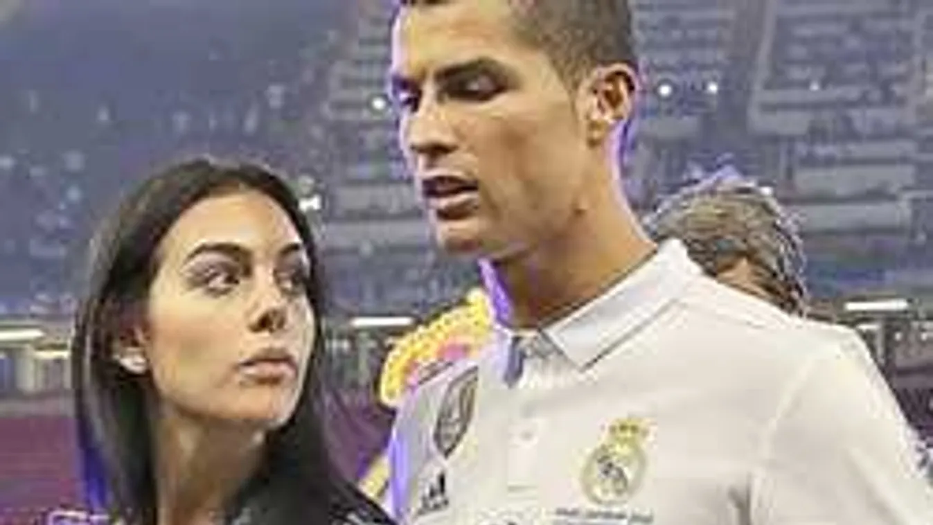 Ronaldo őrjöng - szerelme intim képei a netre kerültek!
