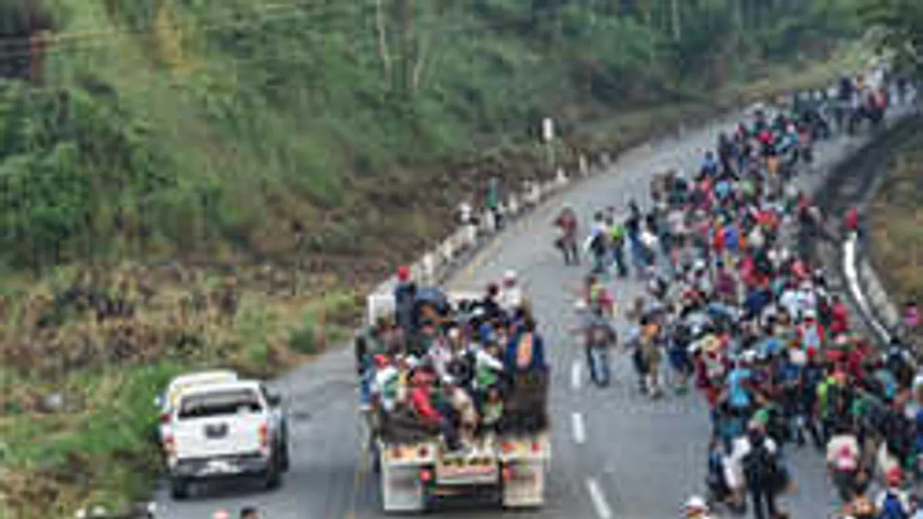 Kövekkel dobálták meg a határváros lakói a frissen érkezett migránsokat