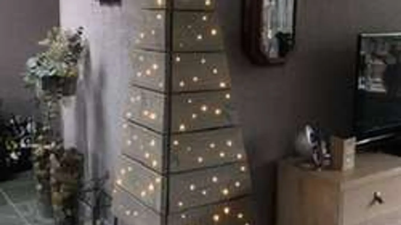 Kicsi a lakásod? Idén rakd a falra a karácsonyfát