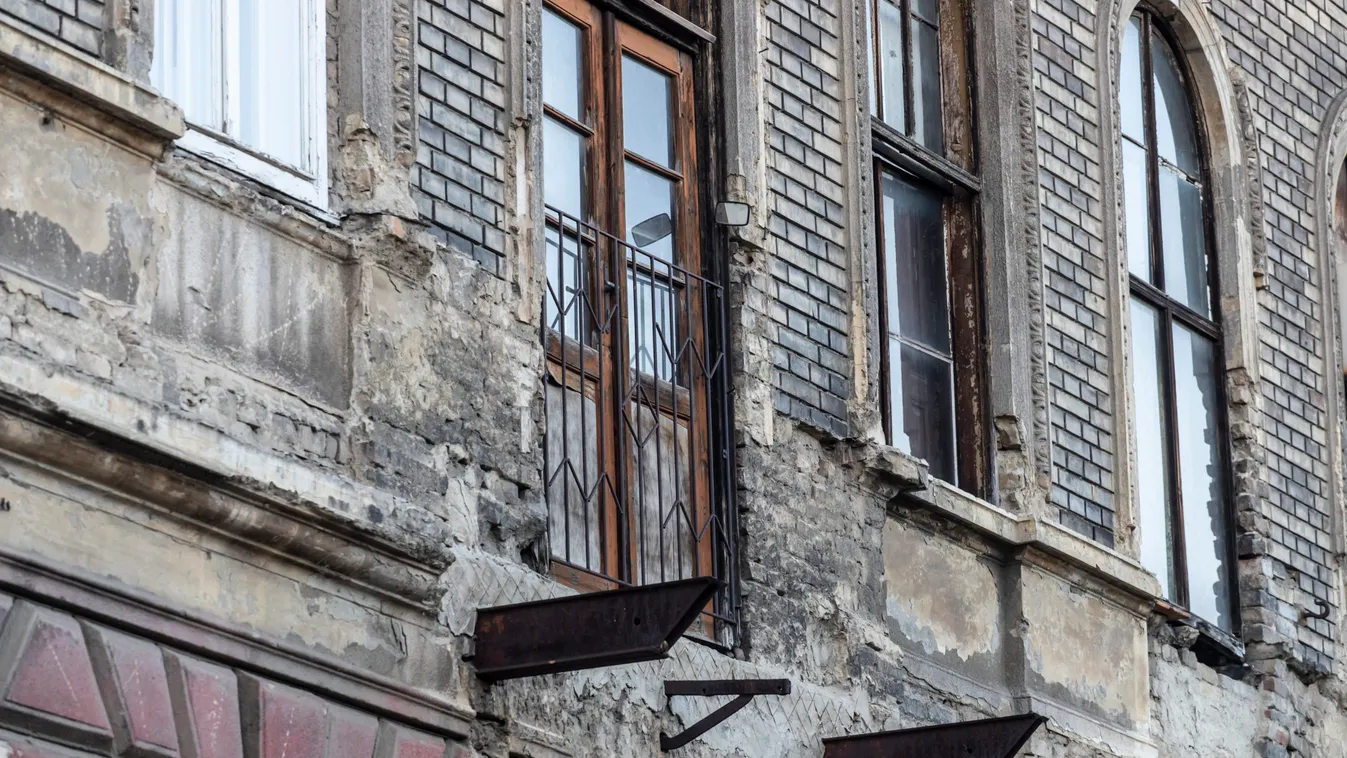 Bármikor újabb halálos erkélybaleset történhet a fővárosi vezetés miatt