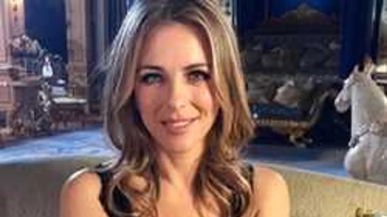 Liz Hurleyt topless fotózta a fia, kiakadtak a rajongók