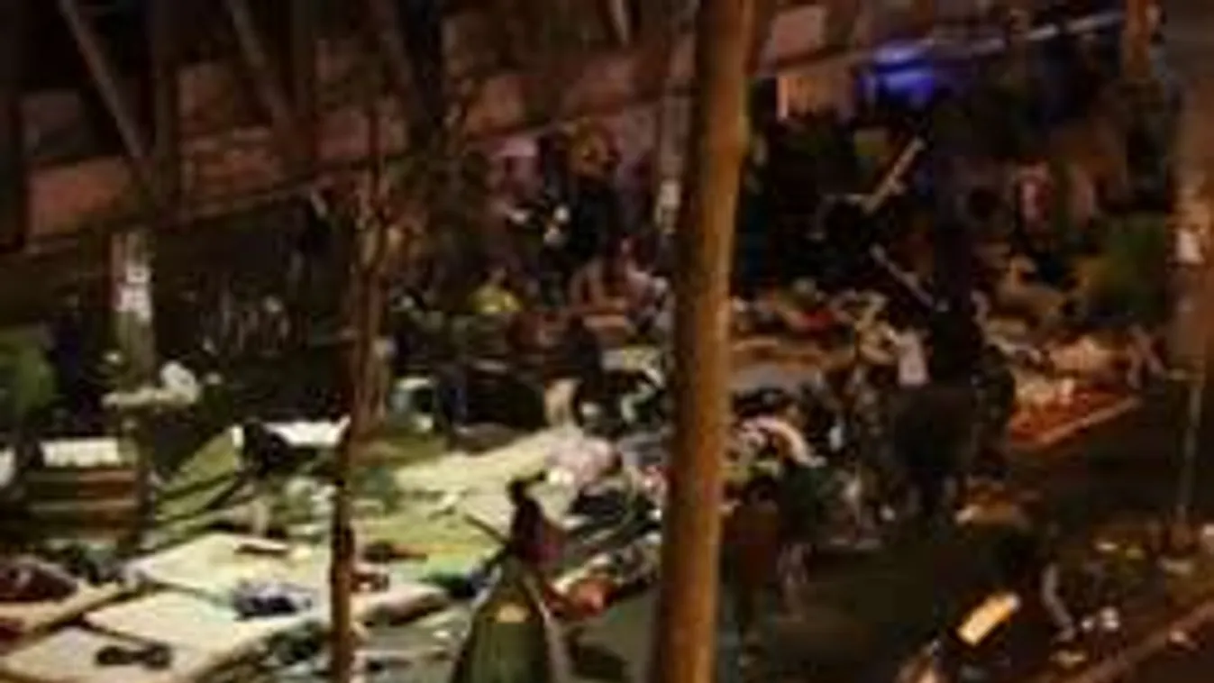 Szétvertek egy városrészt a megtámadott migránsok Párizsban!