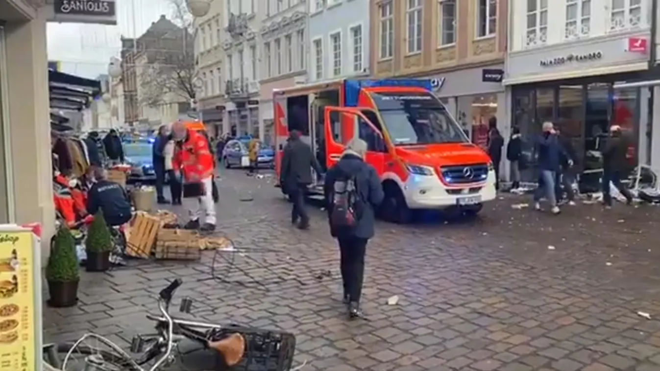 Most érkezett: autóval hajtottak egy forgalmas sétálóutcába! 2 halott, 10 sérült – VIDEÓ