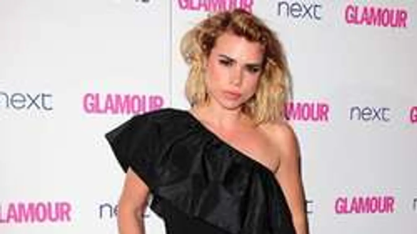 Botrány: A nyílt utcán piált új szeretőjével a lecsúszott énekesnő