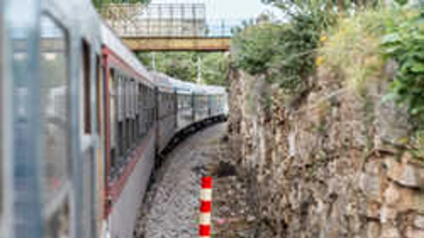 Keddtől kérhetik a fiatalok az ingyenes vonatjegyet