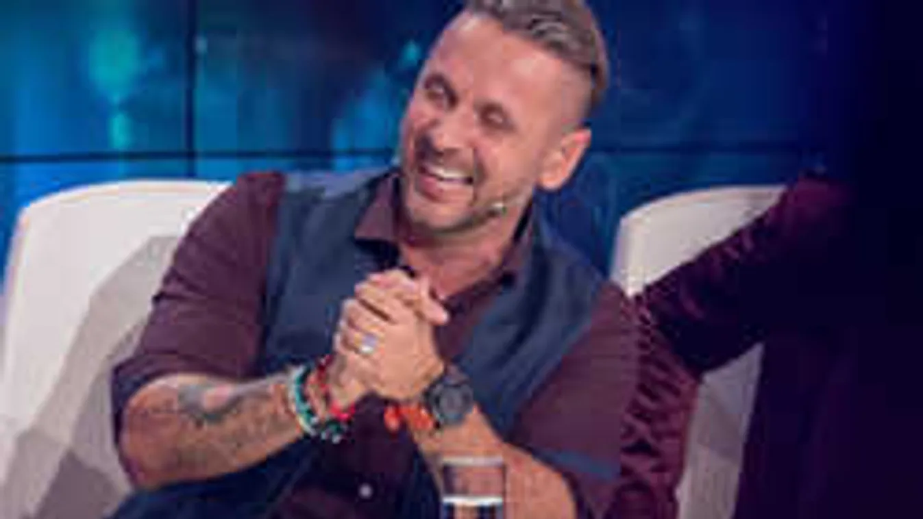 Sokkot kaptak a rajongók, meztelen fotó került elő Majkáról