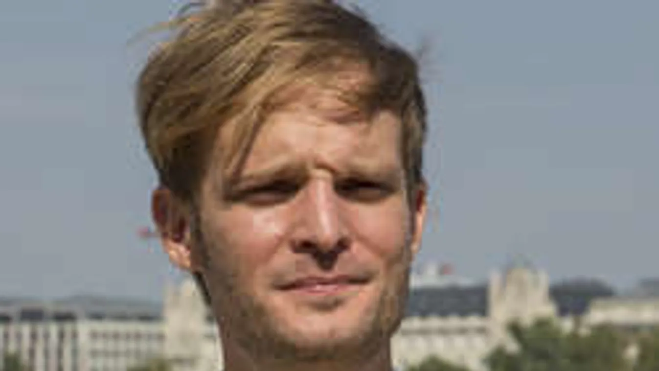 Életét kockáztatja szenvedélyéért a magyar énekes!