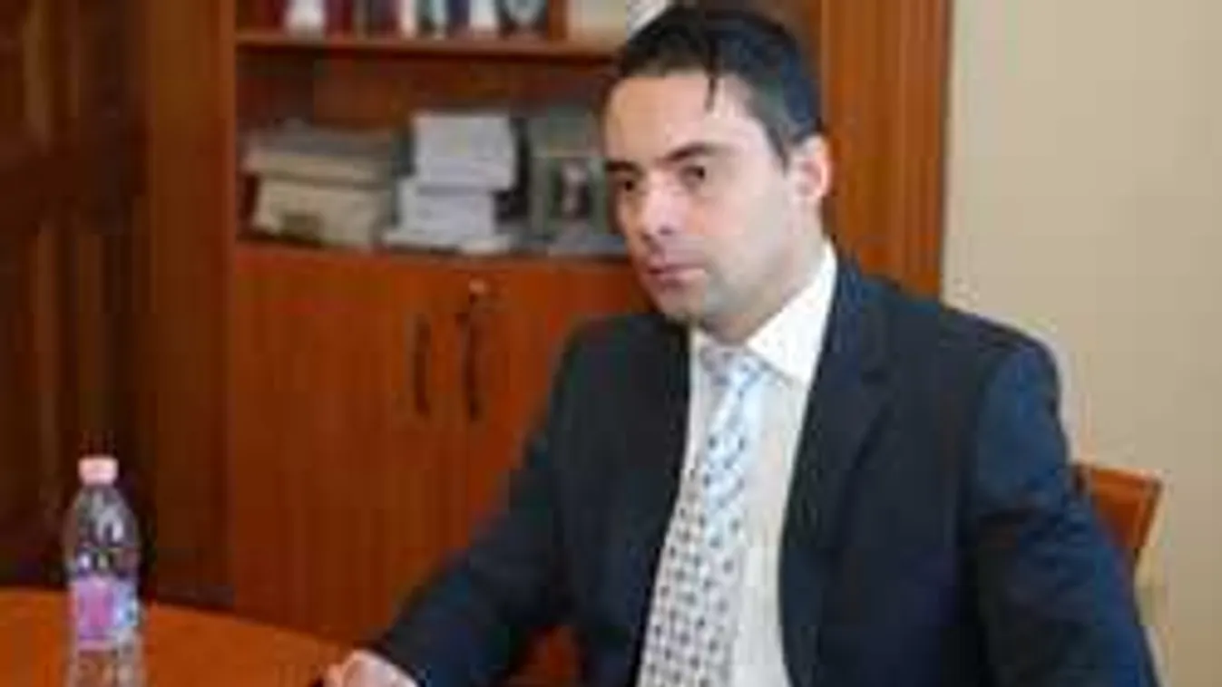 Vona durván nekiugrott a magyar nyugdíjasoknak