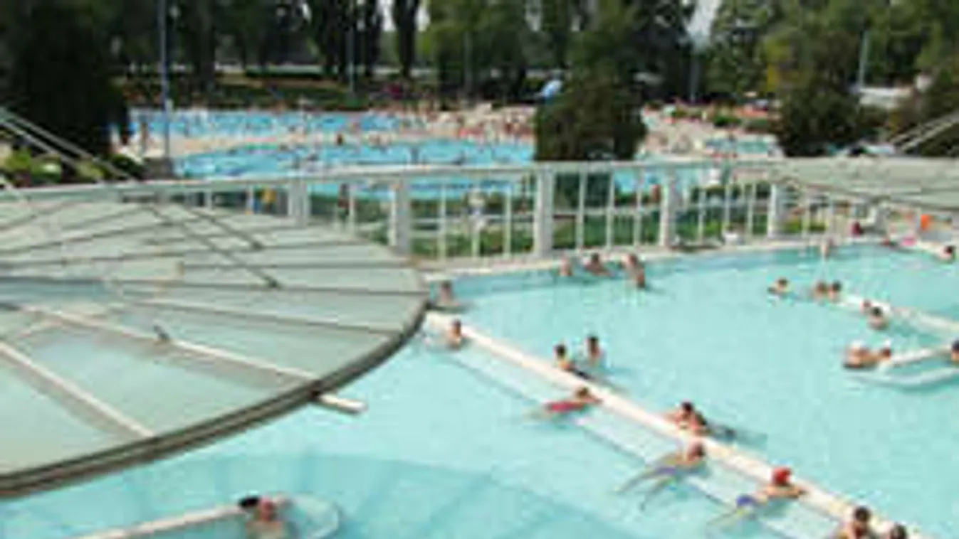 Nem lesz hol úszni? Sorban zárnak be az uszodák