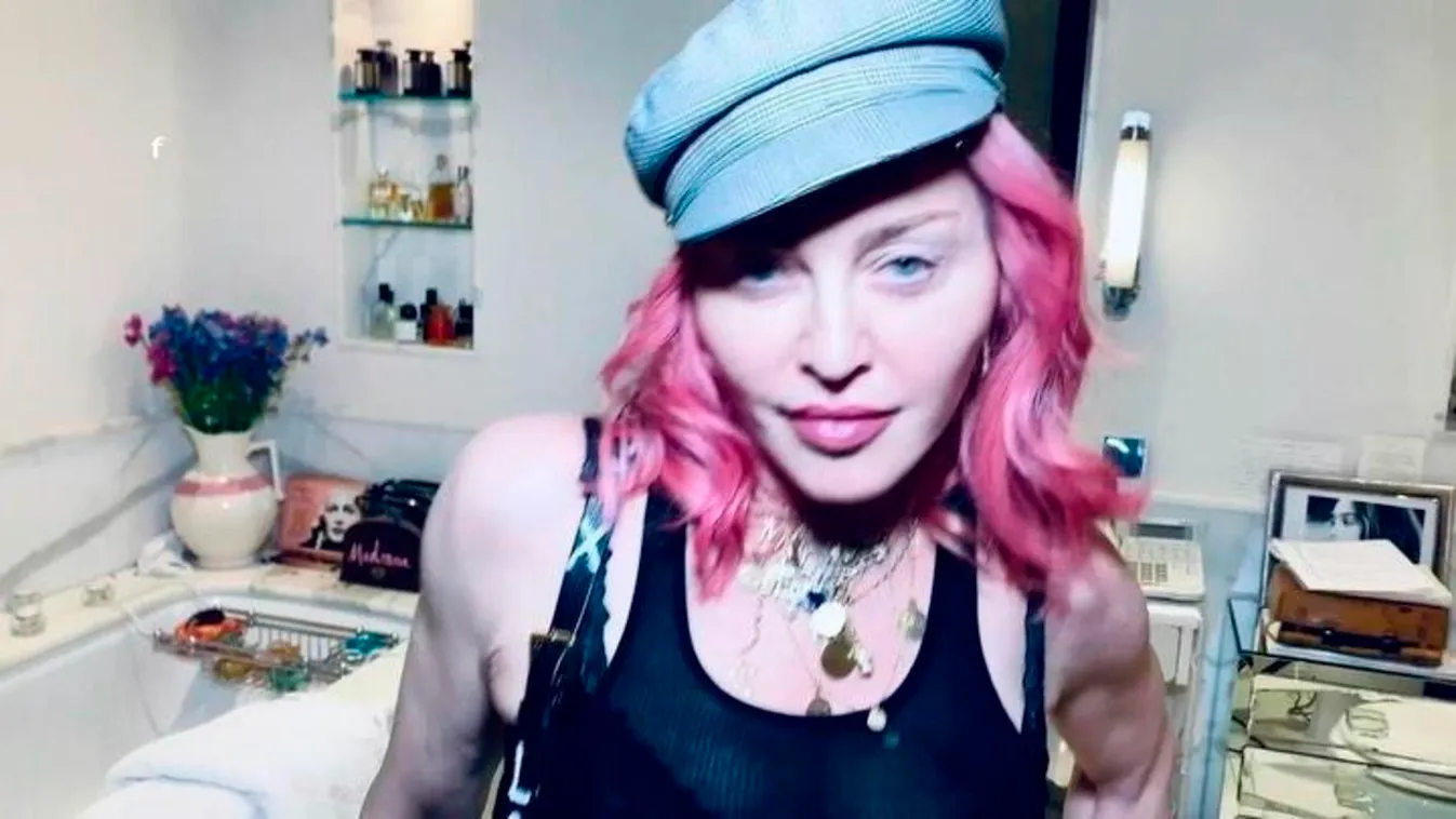 Daily Instagram Posts