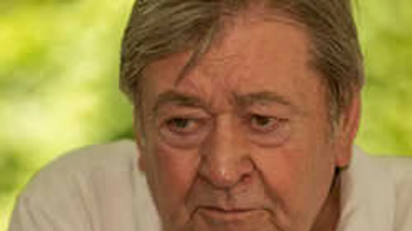 Koós János teljesen összetört, ki sem mozdul otthonából