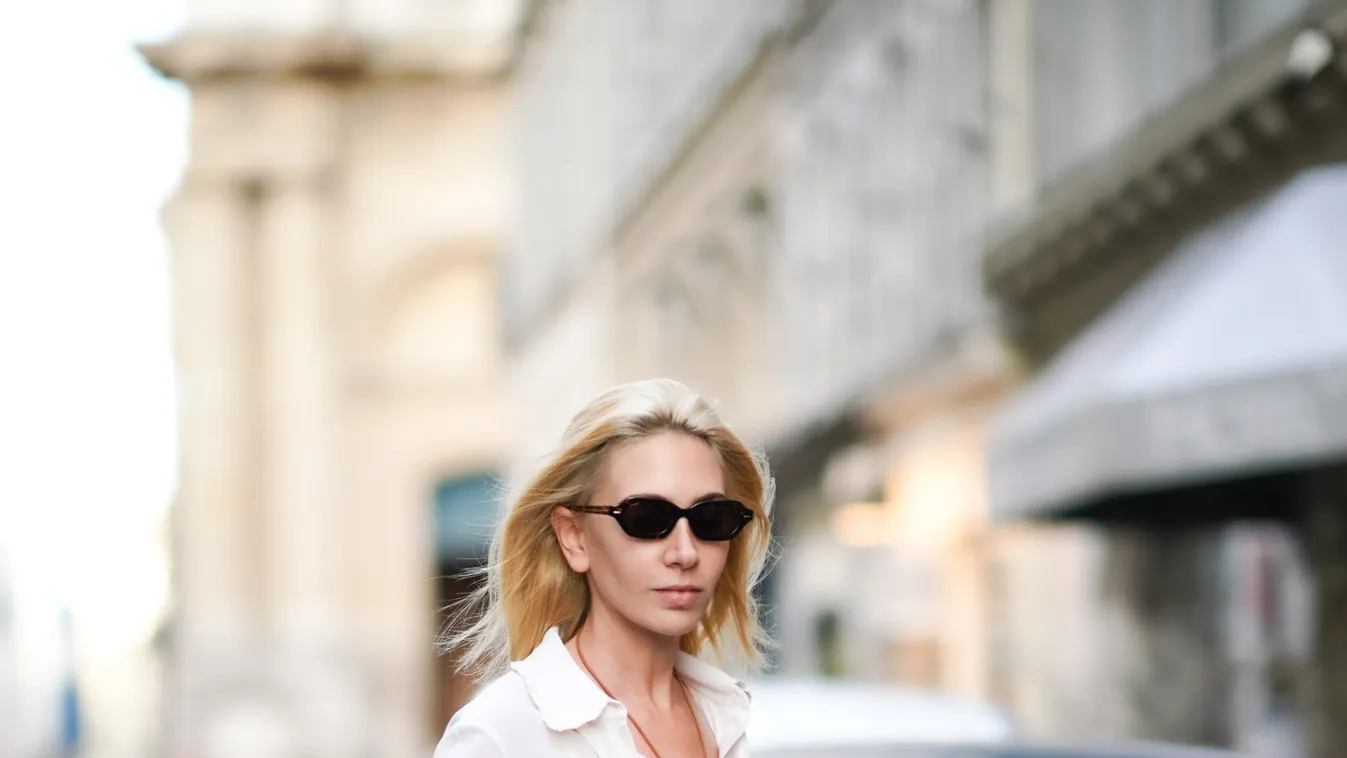 Street Style : Paris Fashion Week - Womenswear Spring Summer 2020