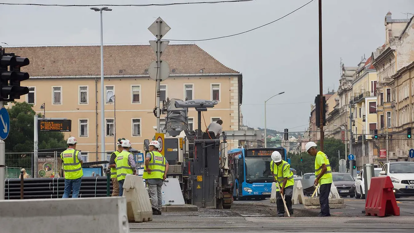 Lemértük, bő 3 perc átjutni a Blahánál a veszélyes kereszteződésen