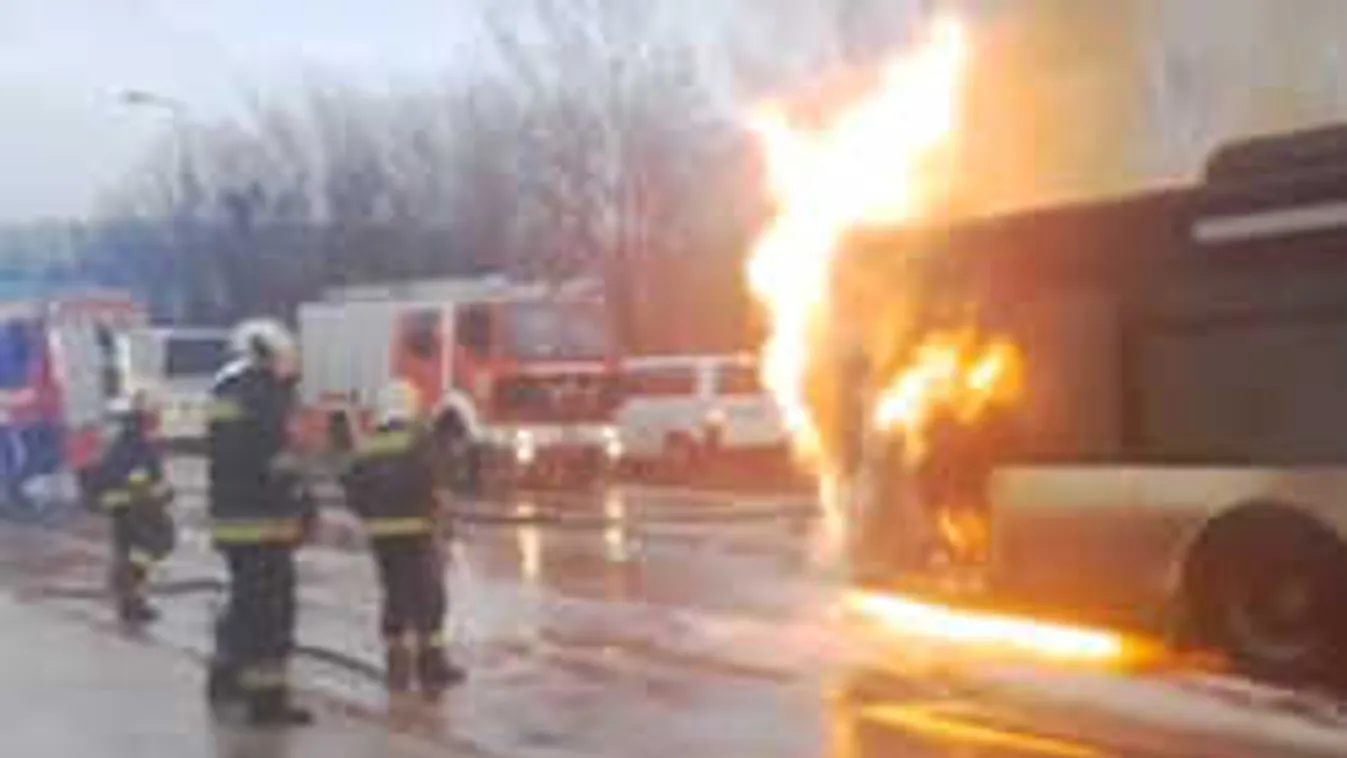 Hogy csaphatnak fel másodpercek alatt ilyen méteres lángok egy buszból?