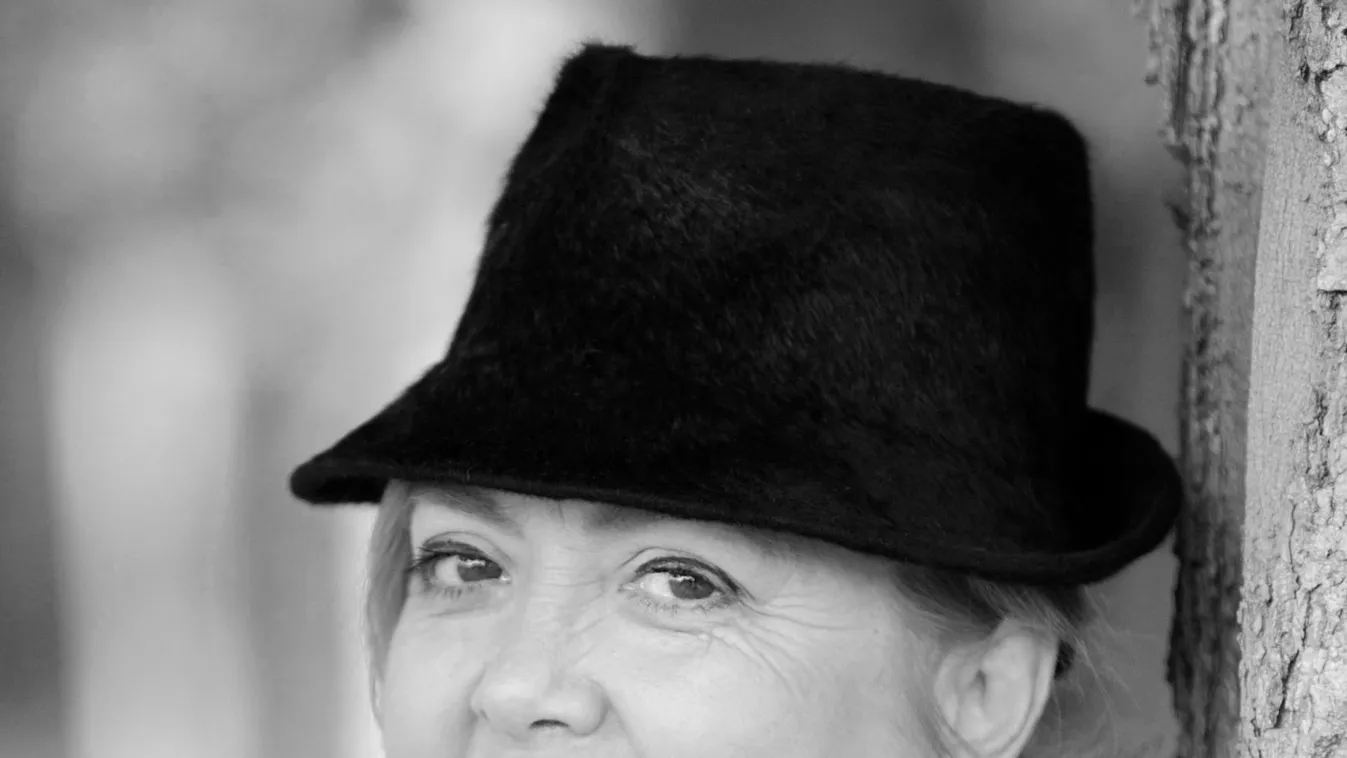 börcsök enikő színház