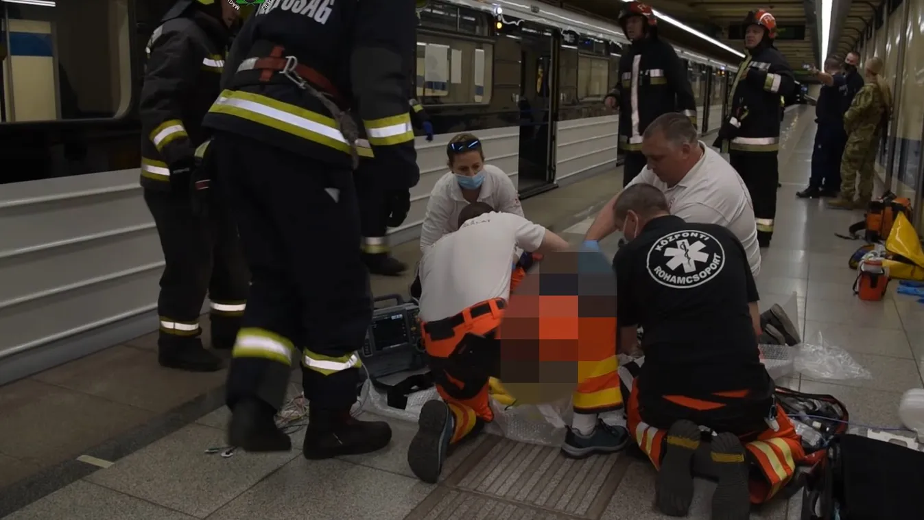 Sokkoló hír érkezett: levágta a lábát a 3-as metró a sínekre esett fiatal férfinek