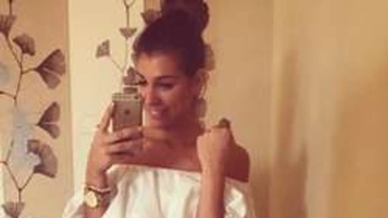 A nap kérdése: csúnya-e VV Iza lába?