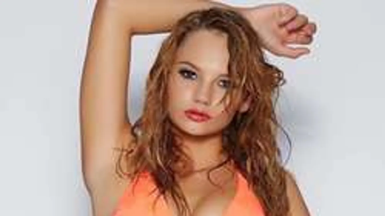 Születésnapján vetkőzött le a Farm szexi modellje