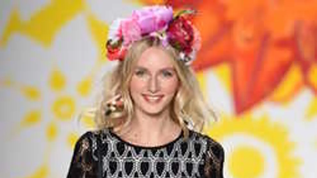 Hatalmas durranás ez a szexi ruha, eszméletlen csinos benne minden nő