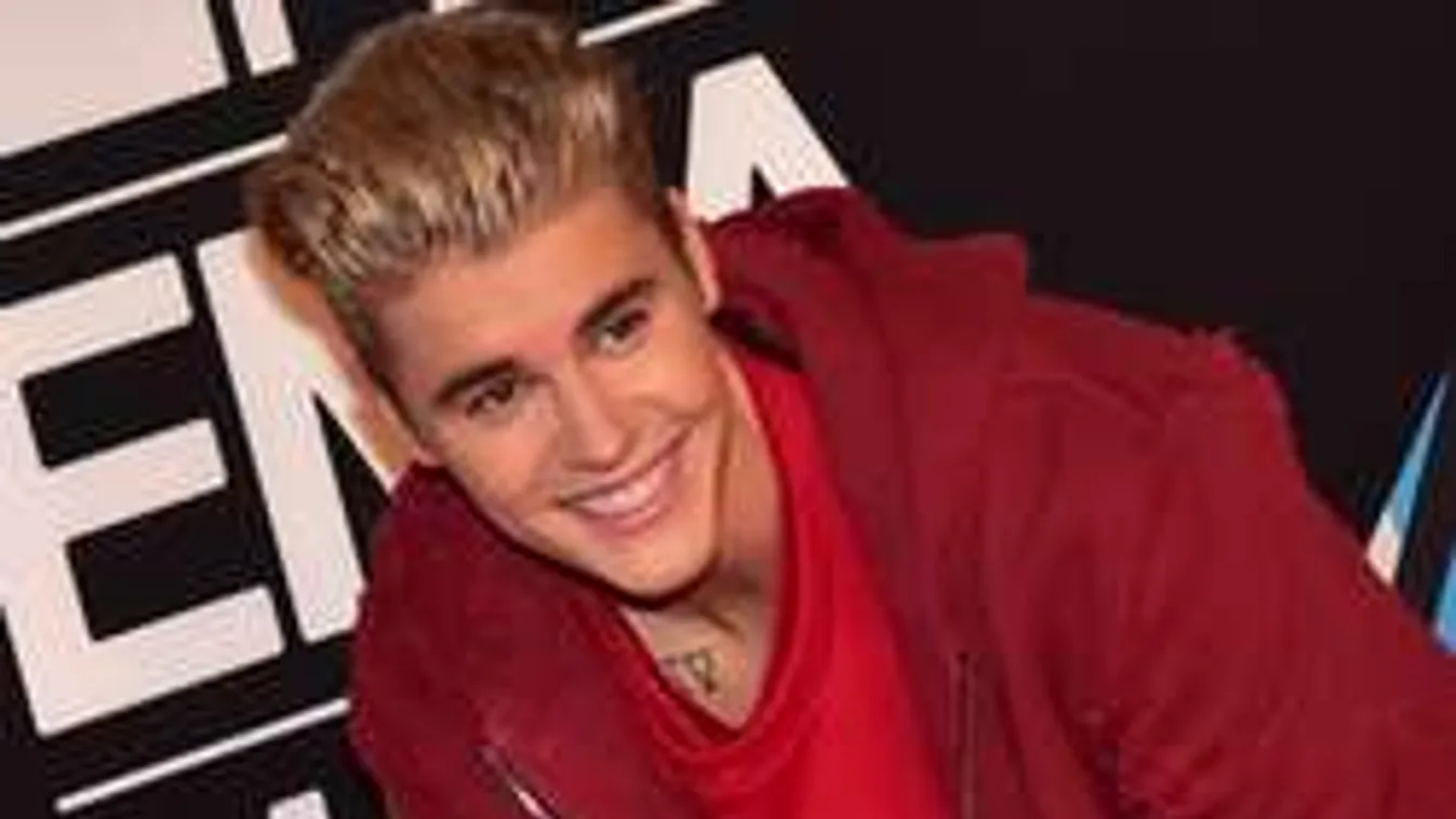 Észre sem vette a tömeg, hogy Justin Bieber is köztük jár, mert Pokémonra vadásztak