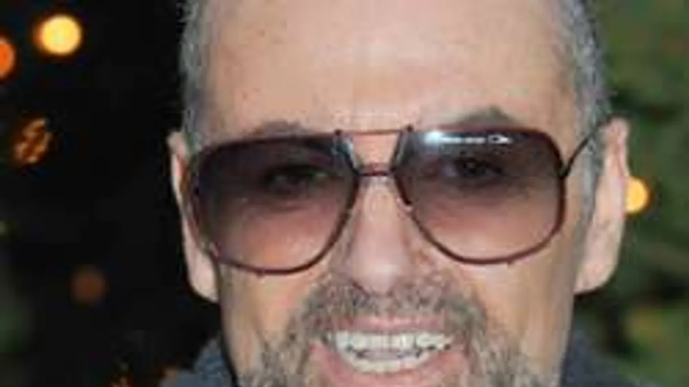 Évtizedek után vallotta be a nők bálványa, hogy meleg