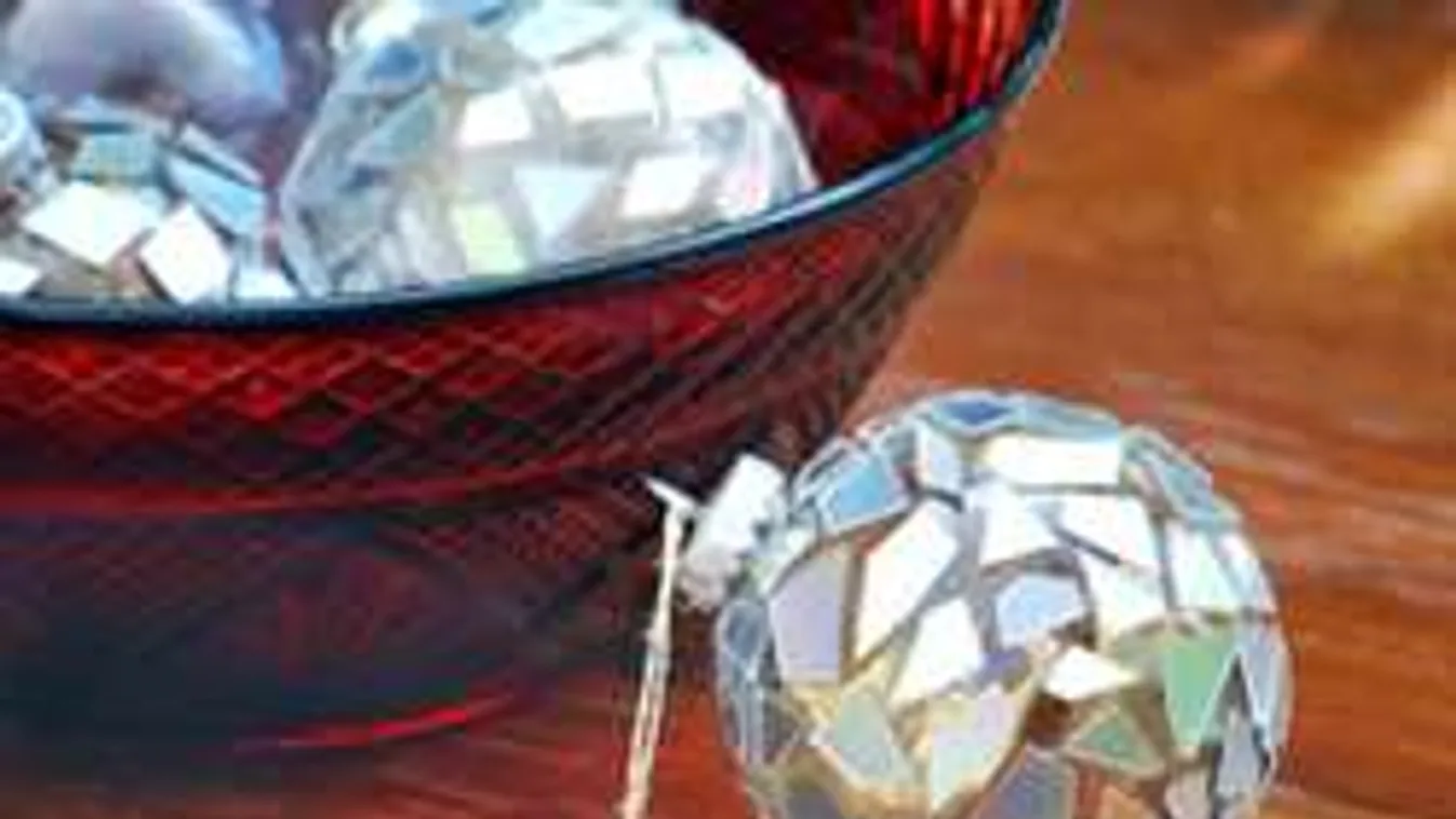 Felejtsd el a drága karácsonyfadíszeket! Készíts magadnak egyszerűen