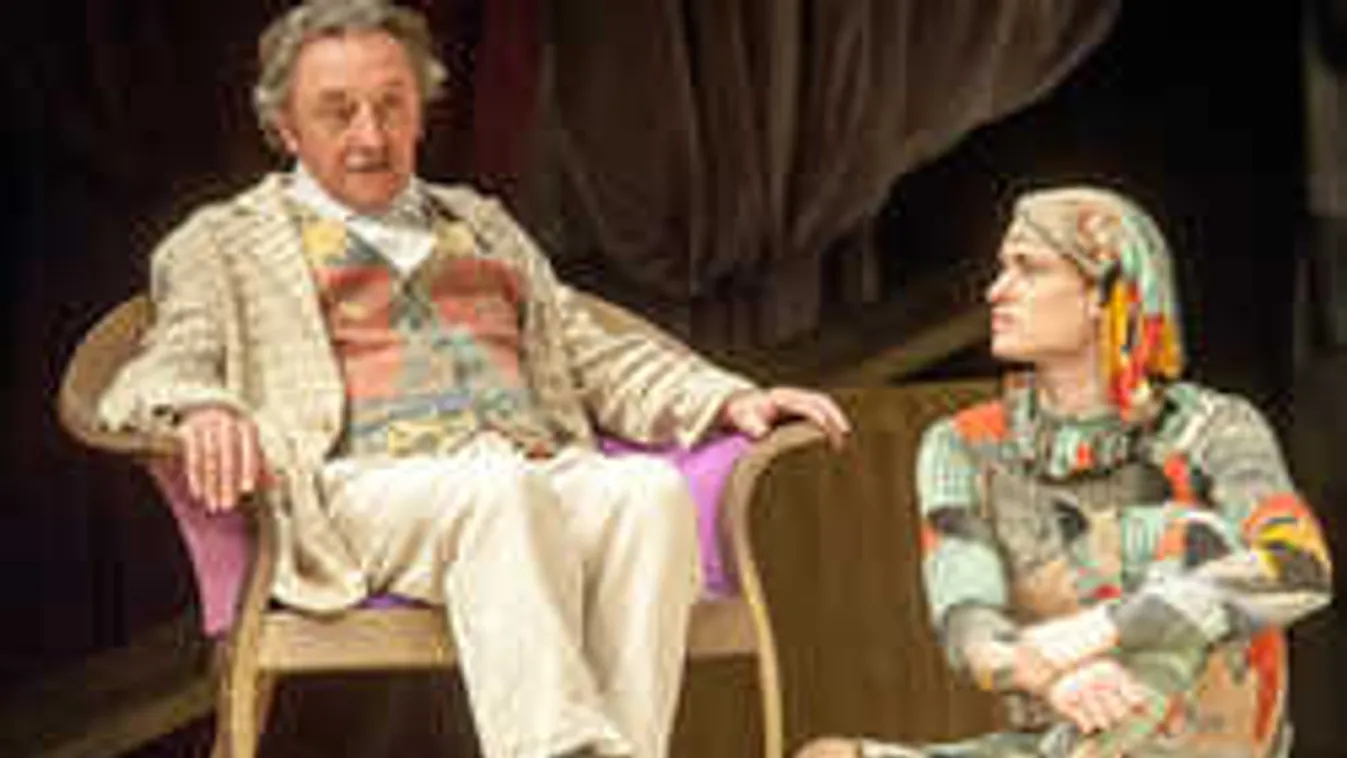 Meghökkentő lesifotó készült az éjszakában Szacsvay Lászlóról