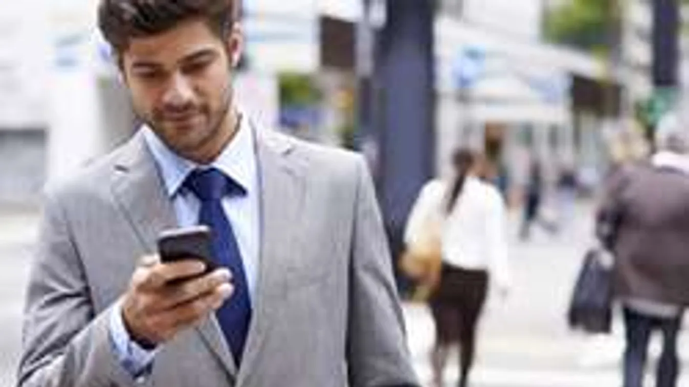 Te is fel-alá járkálsz telefonálás közben? Ezért!